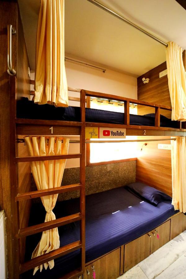 Maple Social Hubz-Hostel Bombay Extérieur photo